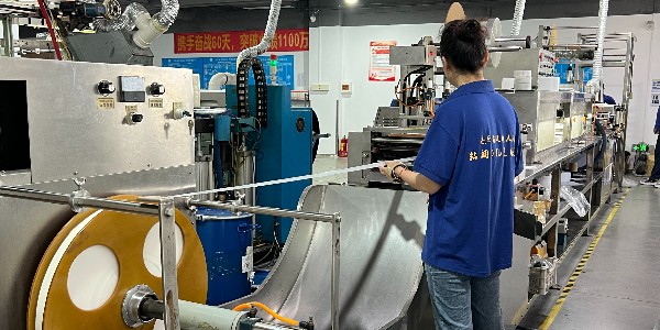 背胶魔术贴生产流程 背胶魔术贴生产流程